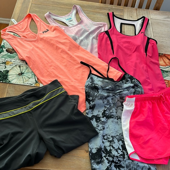 Lot of 6 pieces exercise clothing - Picture 1 of 7